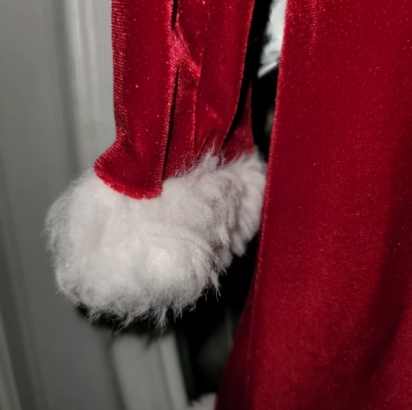 Sold - Picture 3 of 8